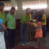 පාසල් උපකරණ ලබා දීම